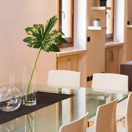Joivy Scenic 2br With Balcony & Parking Holiday home Cernobbio