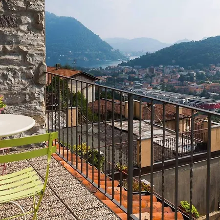Casa vacanze Joivy Scenic 2br With Balcony & Parking *