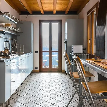 Joivy Scenic 2br With Balcony & Parking * Cernobbio