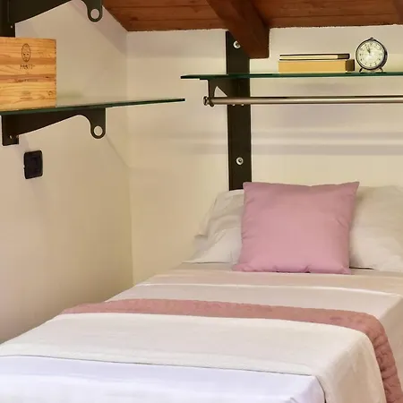 Casa vacanze Joivy Scenic 2br With Balcony & Parking