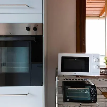 Holiday home Joivy Scenic 2br With Balcony & Parking Cernobbio
