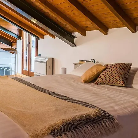 Joivy Scenic 2br With Balcony & Parking Holiday home
