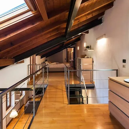 Holiday home Joivy Scenic 2br With Balcony & Parking Cernobbio