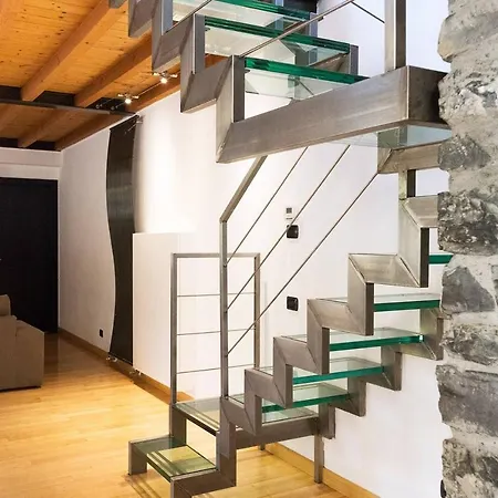 Holiday home Joivy Scenic 2br With Balcony & Parking Cernobbio