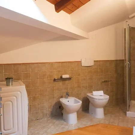 Casa vacanze Joivy Scenic 2br With Balcony & Parking