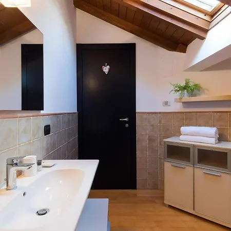 Joivy Scenic 2br With Balcony & Parking Holiday home Cernobbio